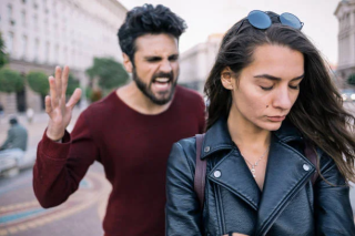 Comment la voyance peut-elle vous aider à détecter une personne toxique ? - Elemiah voyance 08.99.96.90.99
